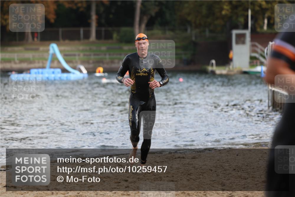 13.09.2026 - Stadtparktriathlon Mo-Foto http://msf.ph/oto/10259457 13.09.2026 11:28:44 Schwimmen 834, 840 meine-sportfotos.de