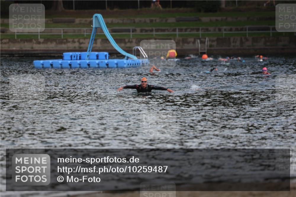 13.09.2026 - Stadtparktriathlon Mo-Foto http://msf.ph/oto/10259487 13.09.2026 11:29:10 Schwimmen  meine-sportfotos.de