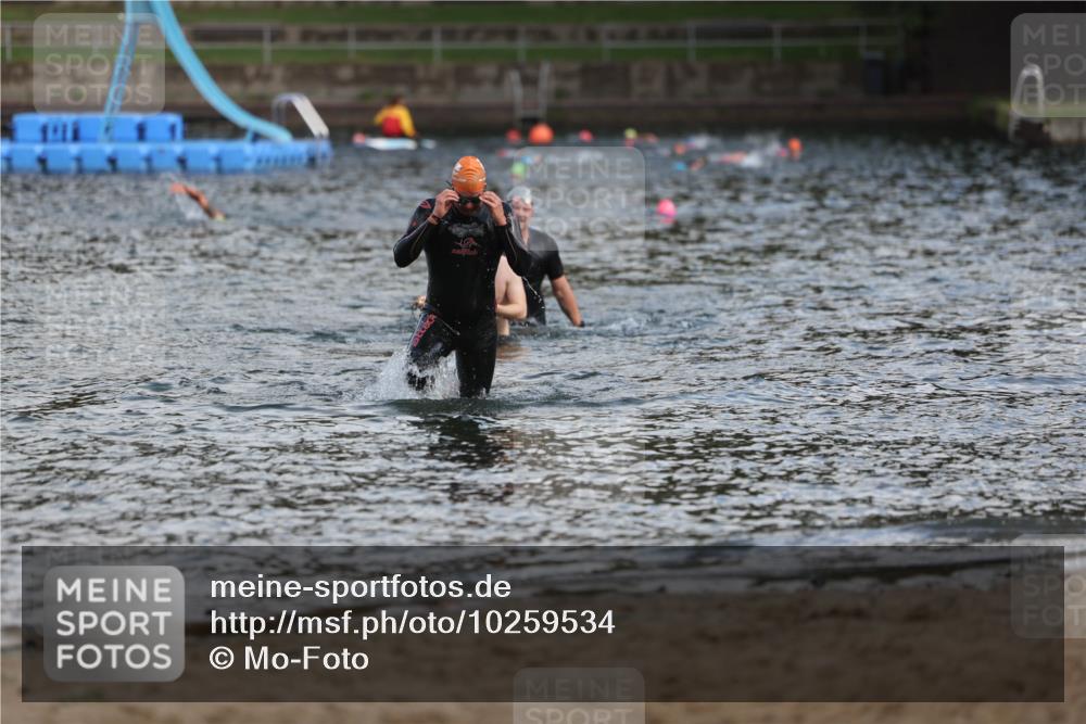 13.09.2026 - Stadtparktriathlon Mo-Foto http://msf.ph/oto/10259534 13.09.2026 11:29:24 Schwimmen 885, 908 meine-sportfotos.de