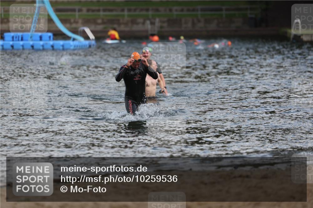 13.09.2026 - Stadtparktriathlon Mo-Foto http://msf.ph/oto/10259536 13.09.2026 11:29:24 Schwimmen 885, 908 meine-sportfotos.de