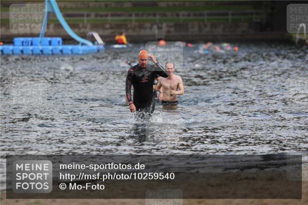 13.09.2026 - Stadtparktriathlon Mo-Foto http://msf.ph/oto/10259540 13.09.2026 11:29:25 Schwimmen 885, 908 meine-sportfotos.de