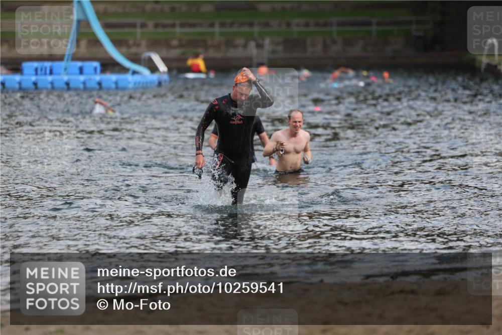 13.09.2026 - Stadtparktriathlon Mo-Foto http://msf.ph/oto/10259541 13.09.2026 11:29:26 Schwimmen 885, 908 meine-sportfotos.de