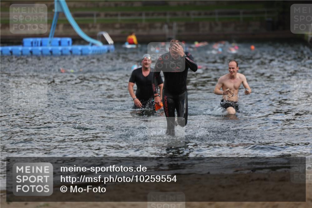 13.09.2026 - Stadtparktriathlon Mo-Foto http://msf.ph/oto/10259554 13.09.2026 11:29:28 Schwimmen 885, 908, 915 meine-sportfotos.de