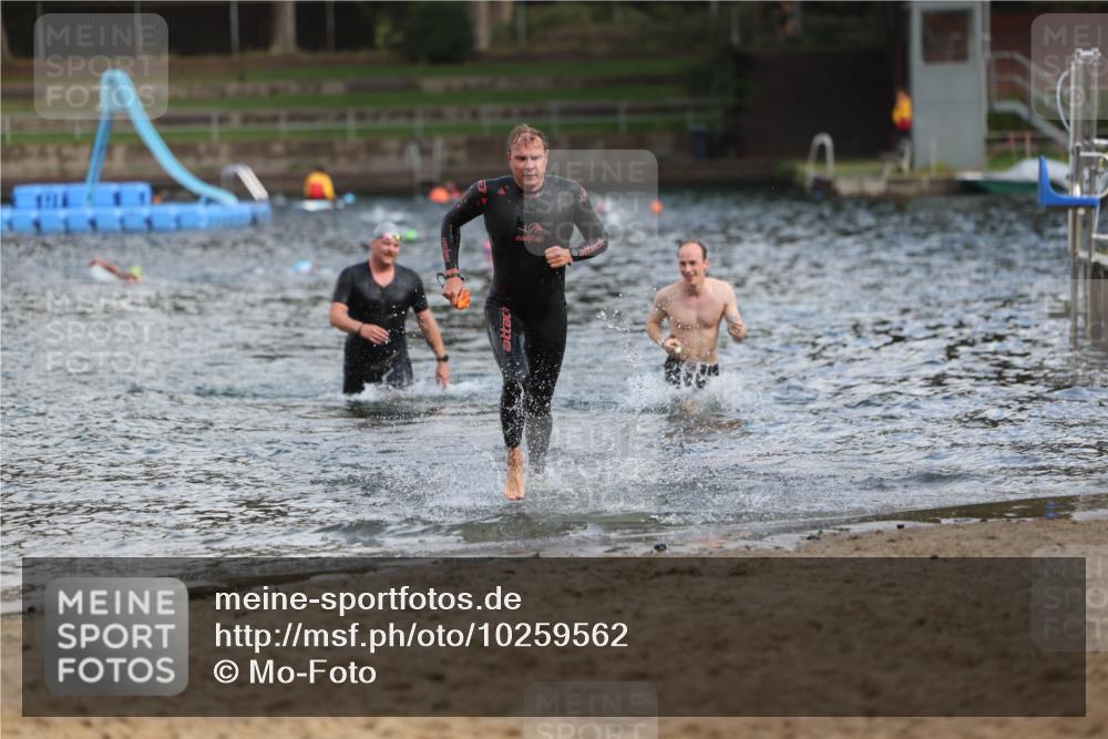 13.09.2026 - Stadtparktriathlon Mo-Foto http://msf.ph/oto/10259562 13.09.2026 11:29:29 Schwimmen 885, 908, 915 meine-sportfotos.de