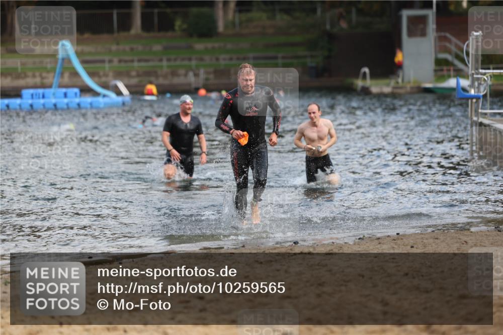 13.09.2026 - Stadtparktriathlon Mo-Foto http://msf.ph/oto/10259565 13.09.2026 11:29:29 Schwimmen 885, 908, 915 meine-sportfotos.de