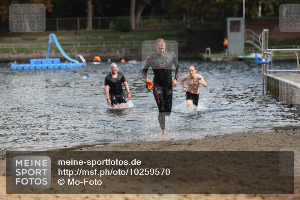 13.09.2026 - Stadtparktriathlon Mo-Foto http://msf.ph/oto/10259570 13.09.2026 11:29:30 Schwimmen 885, 908, 915 meine-sportfotos.de