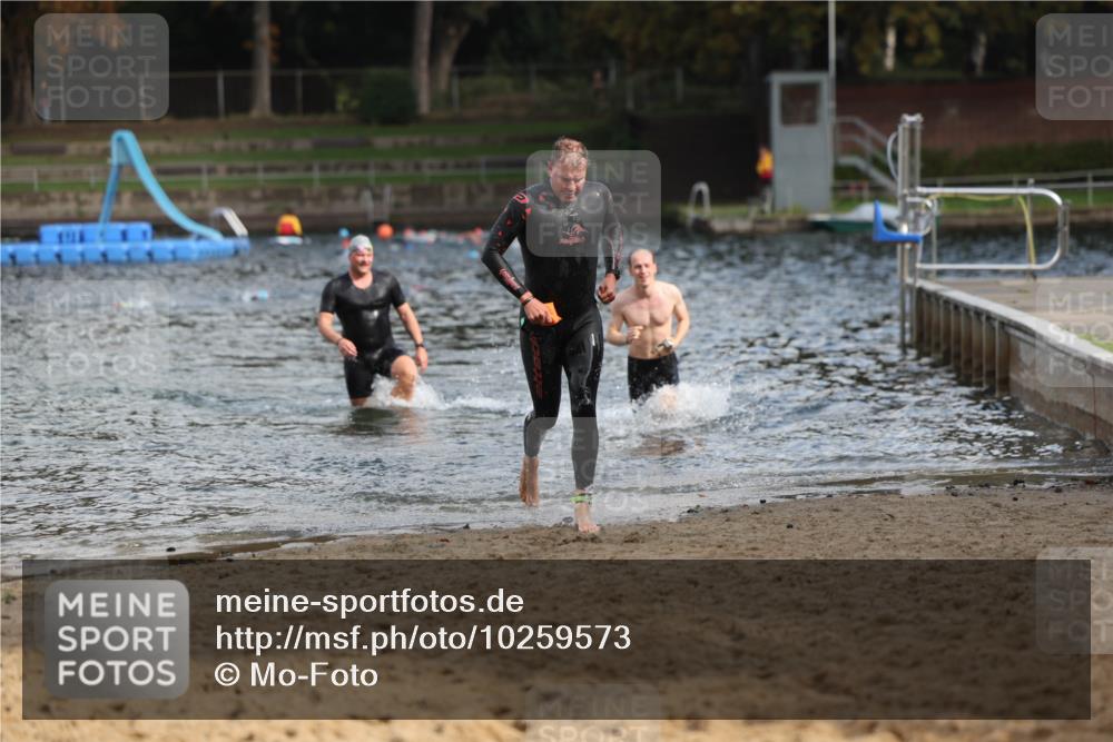 13.09.2026 - Stadtparktriathlon Mo-Foto http://msf.ph/oto/10259573 13.09.2026 11:29:30 Schwimmen 885, 908, 915 meine-sportfotos.de