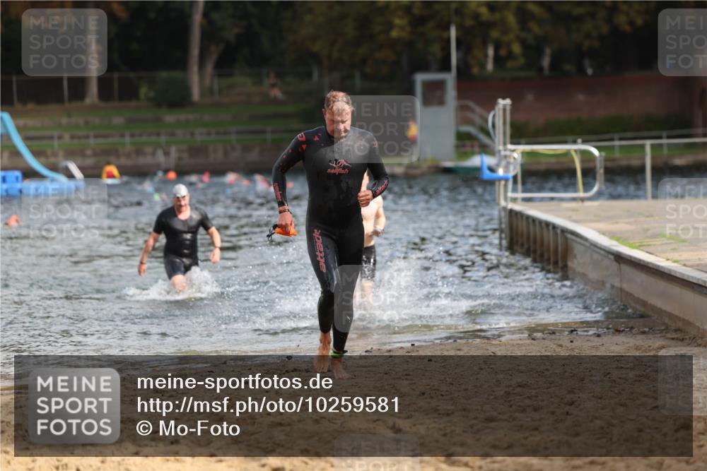 13.09.2026 - Stadtparktriathlon Mo-Foto http://msf.ph/oto/10259581 13.09.2026 11:29:31 Schwimmen 885, 908, 915 meine-sportfotos.de