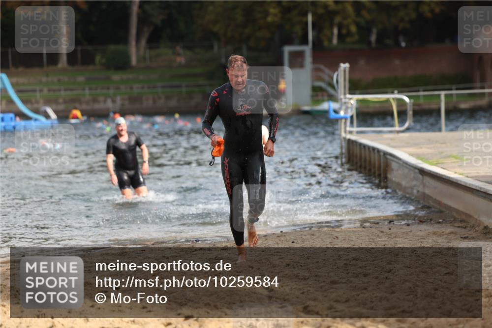 13.09.2026 - Stadtparktriathlon Mo-Foto http://msf.ph/oto/10259584 13.09.2026 11:29:32 Schwimmen 885, 908, 915 meine-sportfotos.de