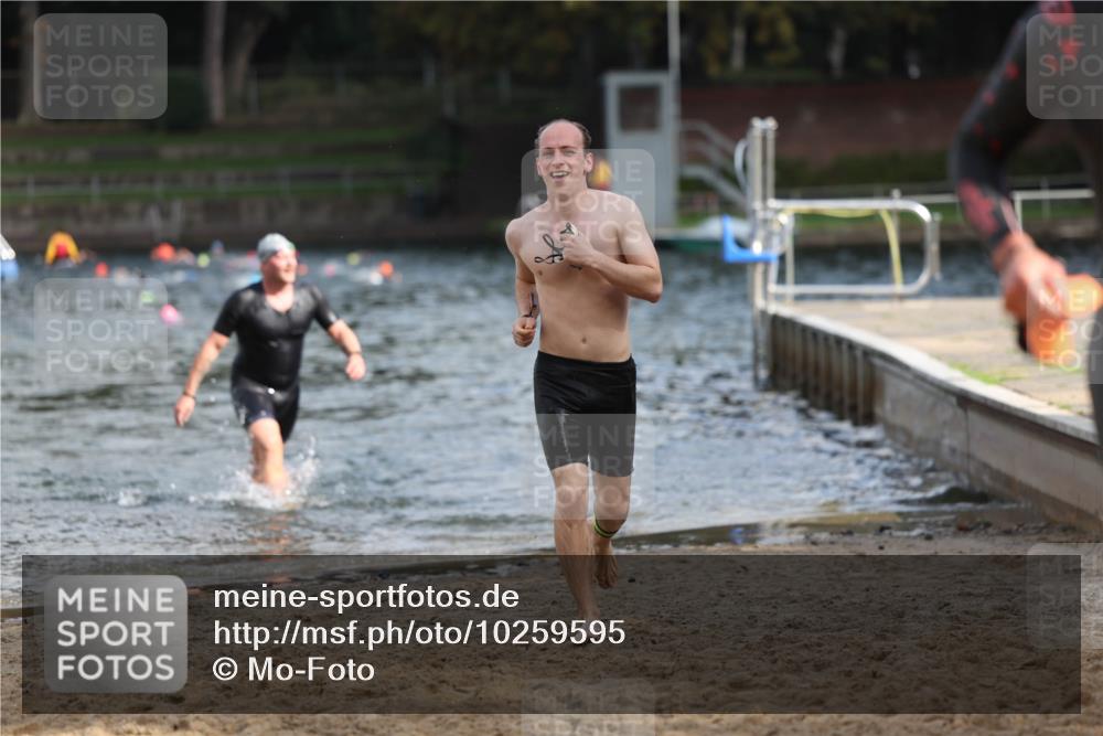 13.09.2026 - Stadtparktriathlon Mo-Foto http://msf.ph/oto/10259595 13.09.2026 11:29:35 Schwimmen 885, 908, 915 meine-sportfotos.de