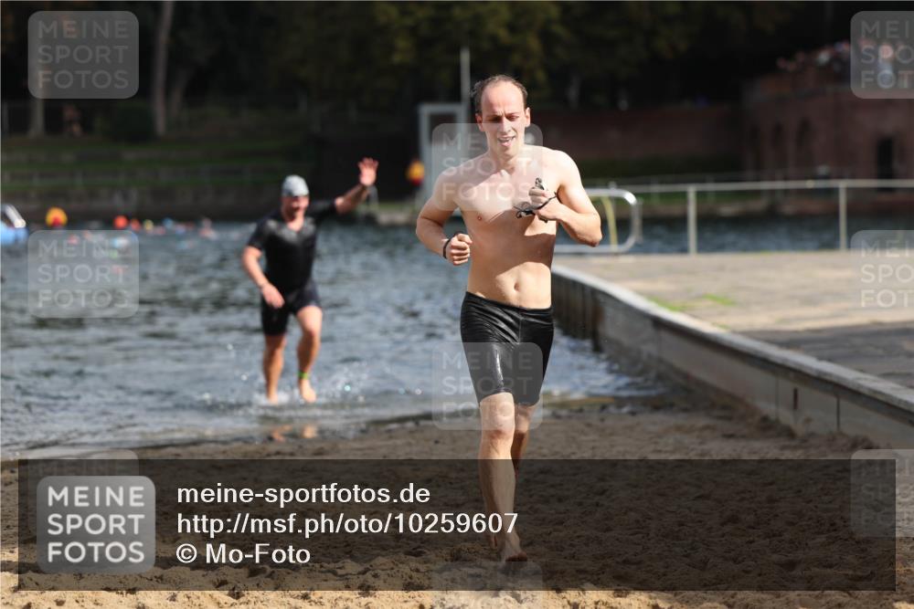 13.09.2026 - Stadtparktriathlon Mo-Foto http://msf.ph/oto/10259607 13.09.2026 11:29:36 Schwimmen 885, 908, 915 meine-sportfotos.de