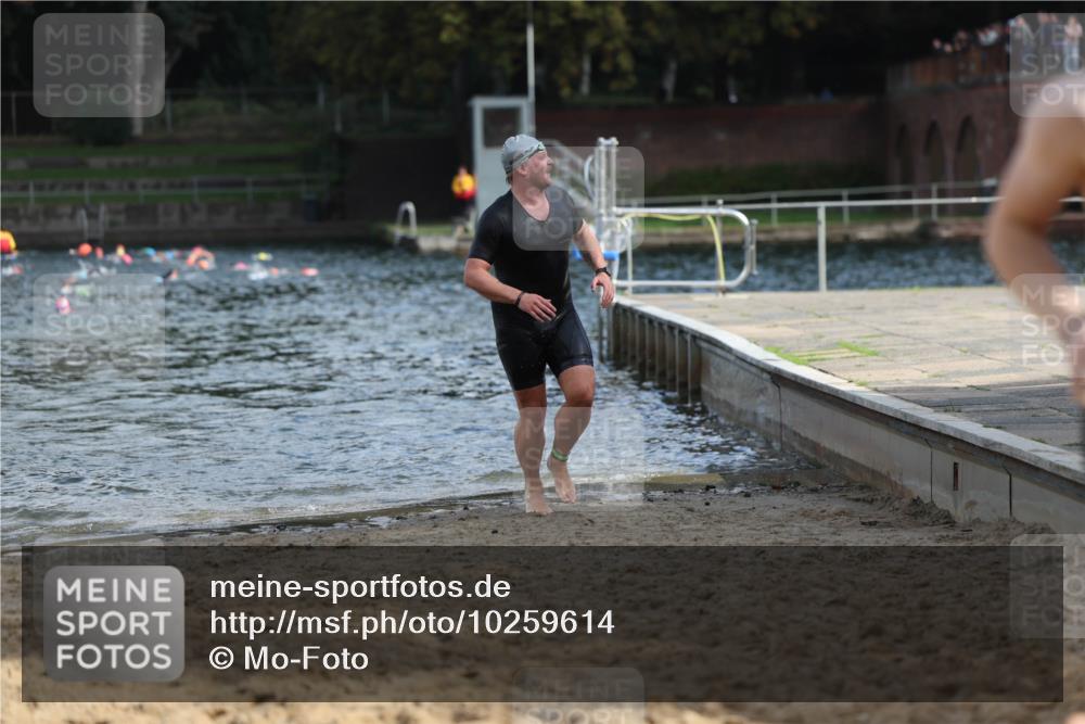 13.09.2026 - Stadtparktriathlon Mo-Foto http://msf.ph/oto/10259614 13.09.2026 11:29:37 Schwimmen 885, 908, 915 meine-sportfotos.de
