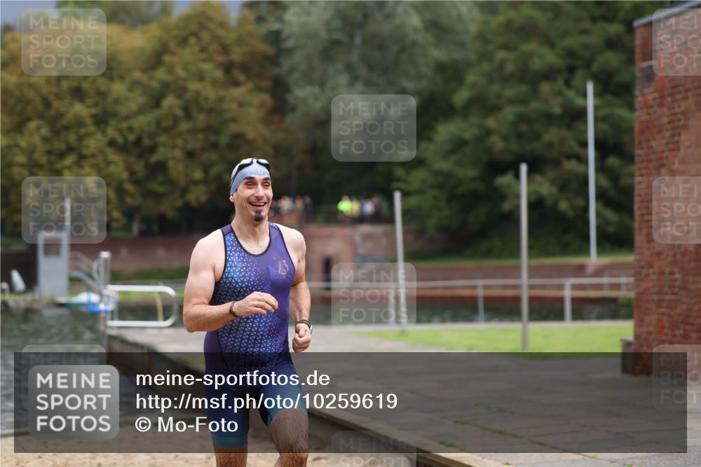 13.09.2026 - Stadtparktriathlon Mo-Foto http://msf.ph/oto/10259619 13.09.2026 11:59:39 Schwimmen 956, 1043 meine-sportfotos.de