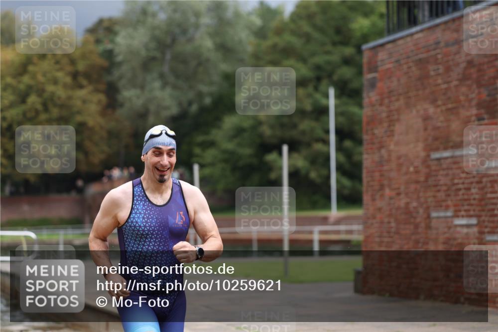 13.09.2026 - Stadtparktriathlon Mo-Foto http://msf.ph/oto/10259621 13.09.2026 11:59:39 Schwimmen 956, 1043 meine-sportfotos.de