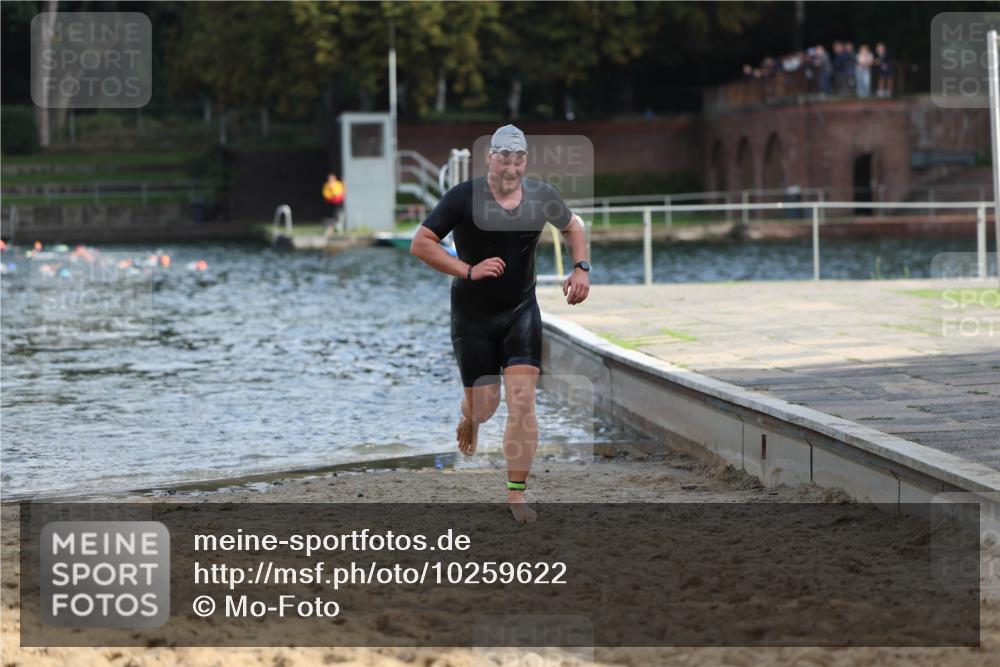 13.09.2026 - Stadtparktriathlon Mo-Foto http://msf.ph/oto/10259622 13.09.2026 11:29:38 Schwimmen 885, 908, 915 meine-sportfotos.de