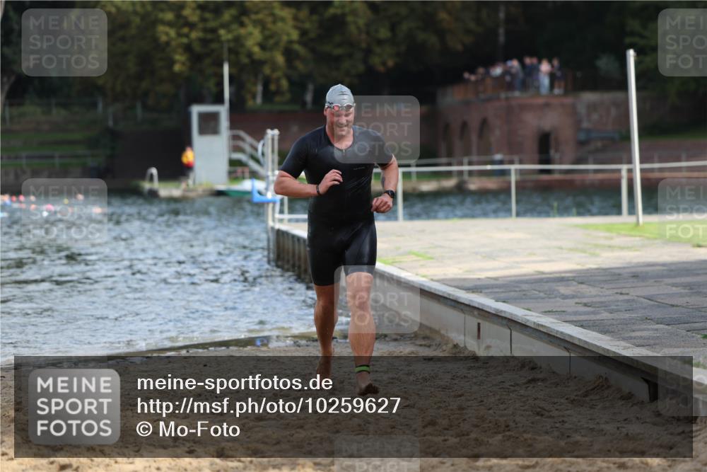 13.09.2026 - Stadtparktriathlon Mo-Foto http://msf.ph/oto/10259627 13.09.2026 11:29:39 Schwimmen 885, 908, 915 meine-sportfotos.de