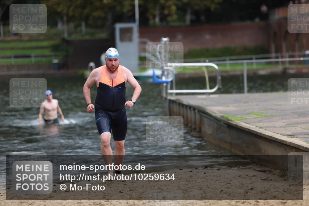 13.09.2026 - Stadtparktriathlon Mo-Foto http://msf.ph/oto/10259634 13.09.2026 11:59:49 Schwimmen 978, 1043 meine-sportfotos.de