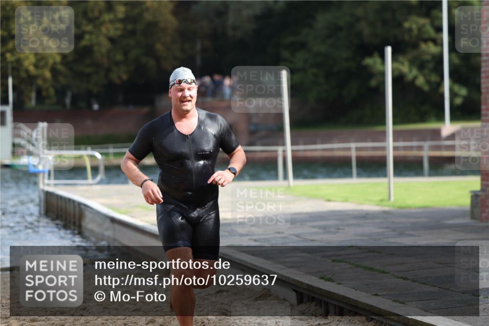 13.09.2026 - Stadtparktriathlon Mo-Foto http://msf.ph/oto/10259637 13.09.2026 11:29:40 Schwimmen 908, 915 meine-sportfotos.de