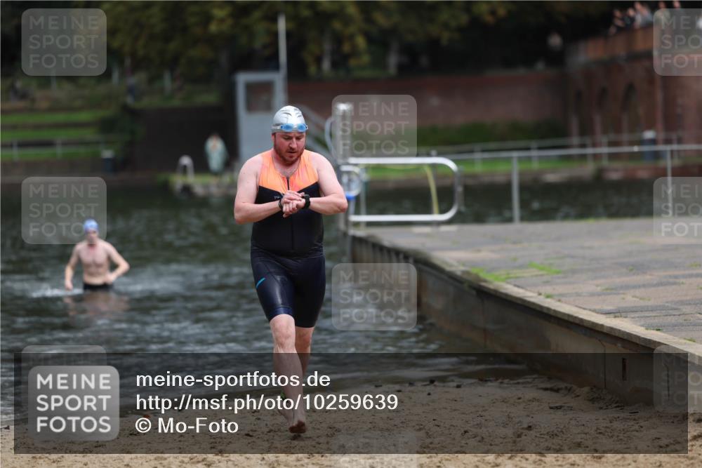 13.09.2026 - Stadtparktriathlon Mo-Foto http://msf.ph/oto/10259639 13.09.2026 11:59:49 Schwimmen 978, 1043 meine-sportfotos.de