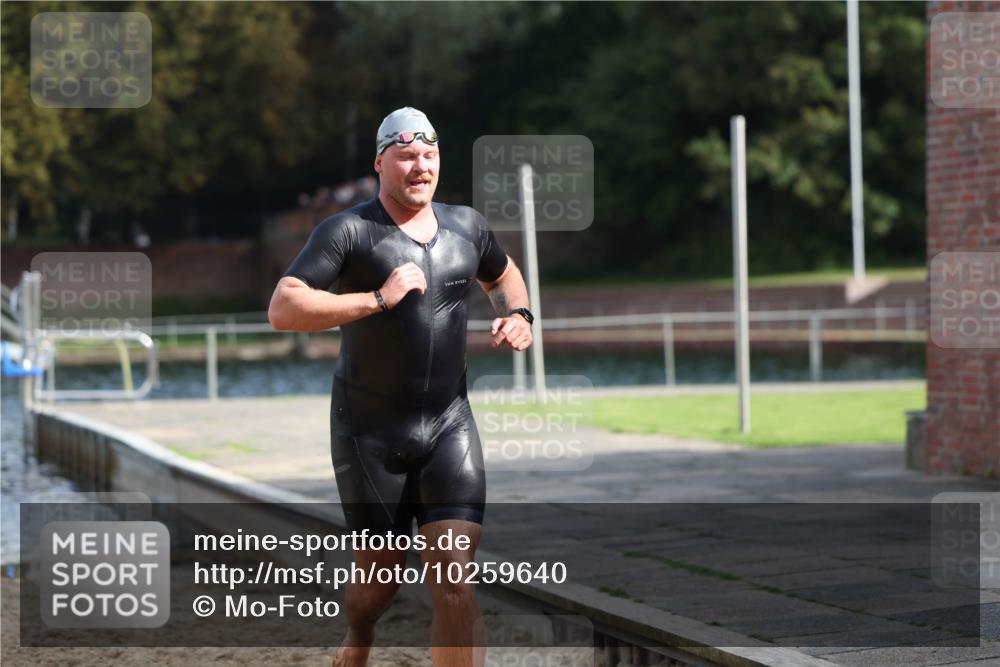 13.09.2026 - Stadtparktriathlon Mo-Foto http://msf.ph/oto/10259640 13.09.2026 11:29:41 Schwimmen 908, 915 meine-sportfotos.de