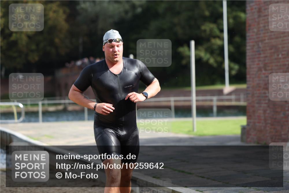13.09.2026 - Stadtparktriathlon Mo-Foto http://msf.ph/oto/10259642 13.09.2026 11:29:41 Schwimmen 908, 915 meine-sportfotos.de