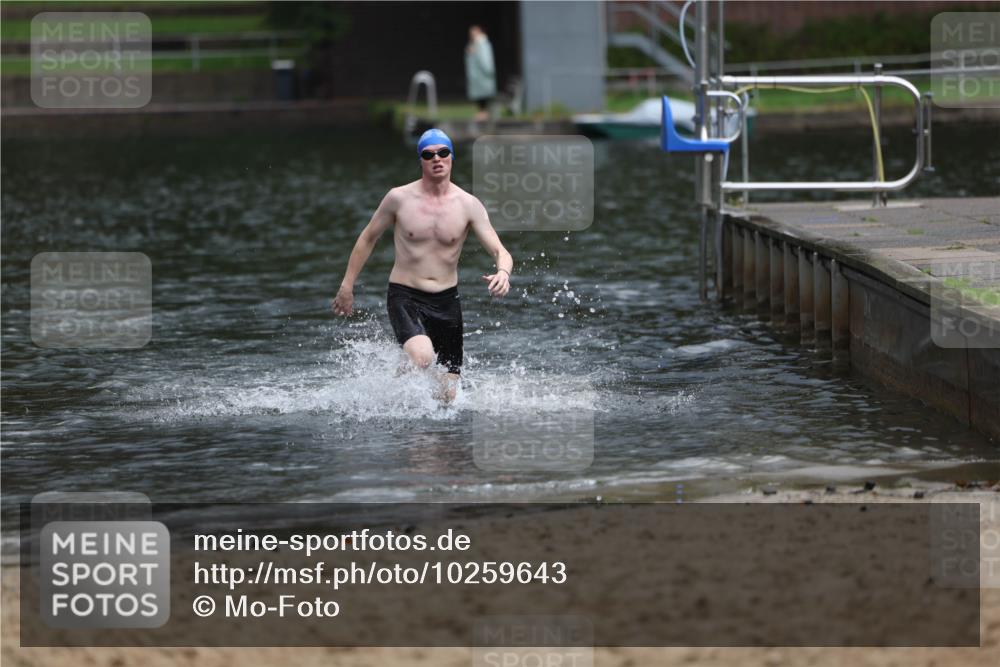 13.09.2026 - Stadtparktriathlon Mo-Foto http://msf.ph/oto/10259643 13.09.2026 11:59:56 Schwimmen 978, 1043 meine-sportfotos.de