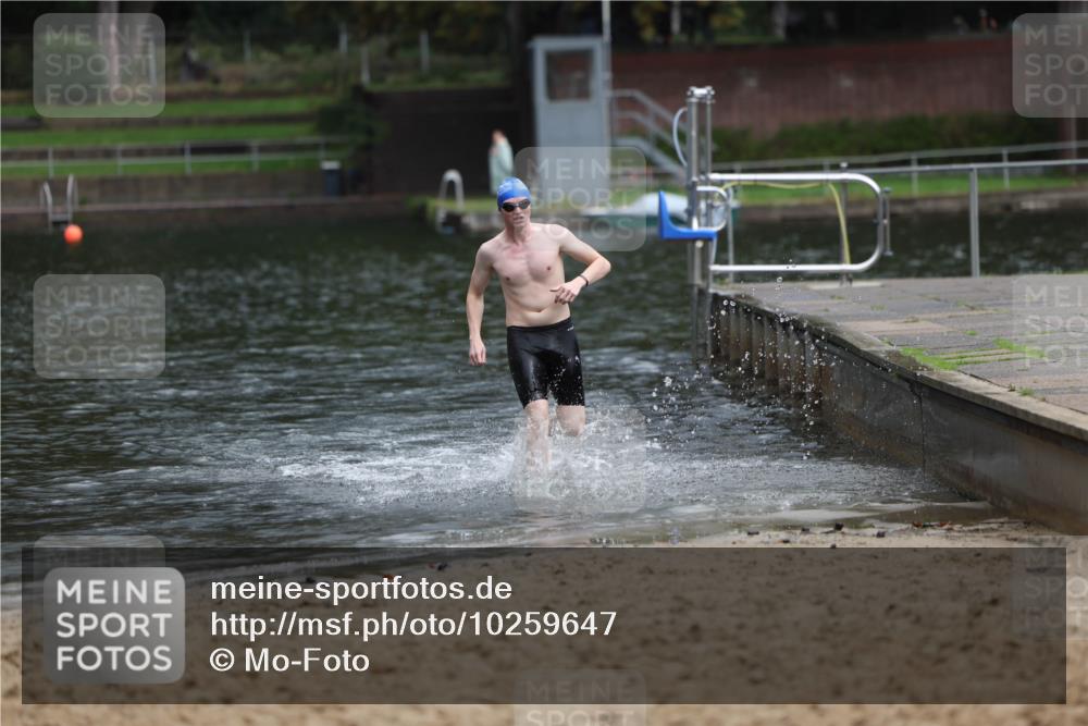 13.09.2026 - Stadtparktriathlon Mo-Foto http://msf.ph/oto/10259647 13.09.2026 11:59:57 Schwimmen 978, 1043 meine-sportfotos.de