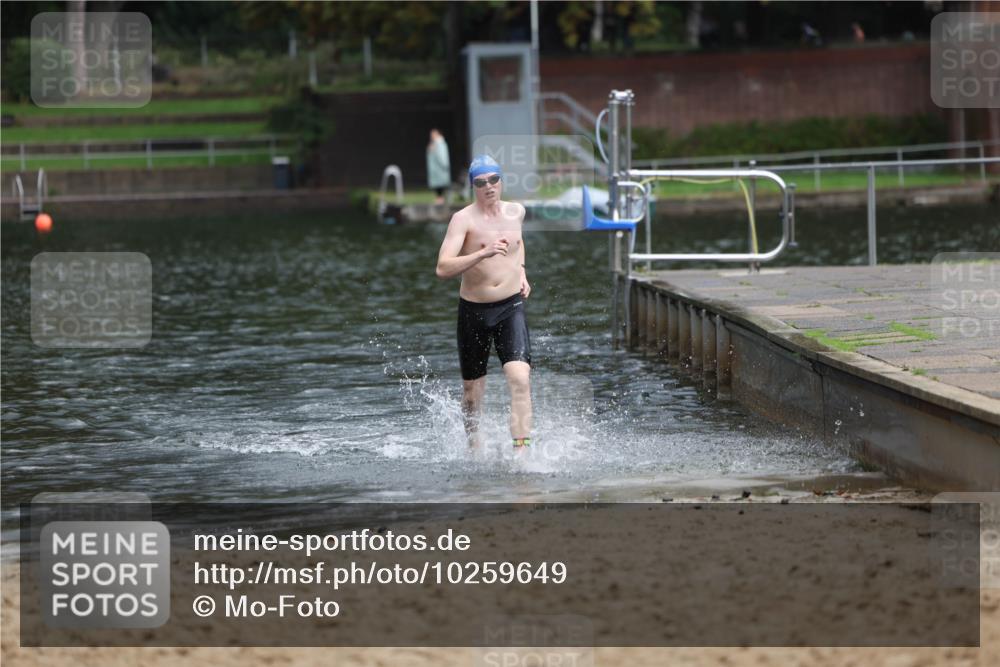 13.09.2026 - Stadtparktriathlon Mo-Foto http://msf.ph/oto/10259649 13.09.2026 11:59:57 Schwimmen 978, 1043 meine-sportfotos.de