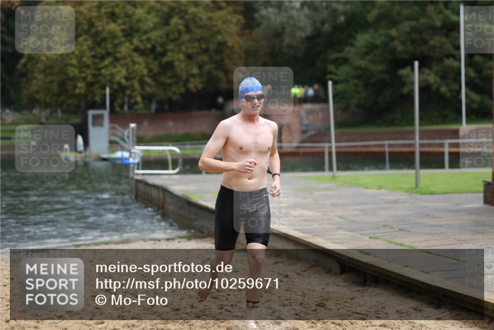 13.09.2026 - Stadtparktriathlon Mo-Foto http://msf.ph/oto/10259671 13.09.2026 12:00:02 Schwimmen 978 meine-sportfotos.de