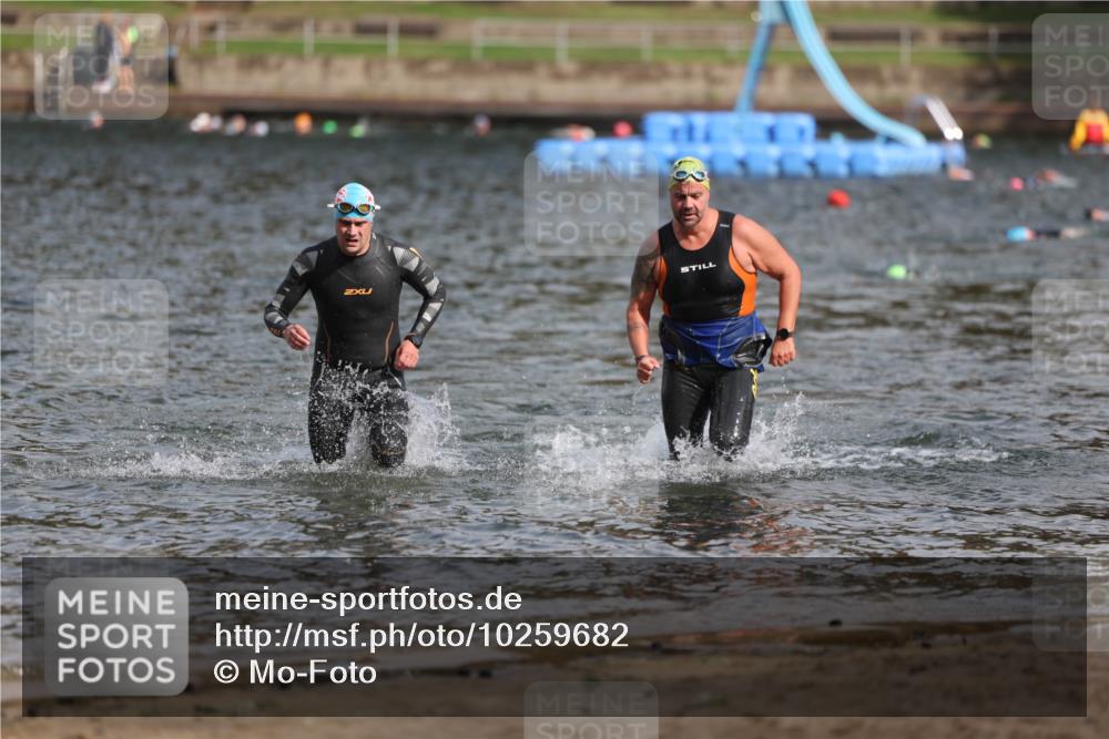 13.09.2026 - Stadtparktriathlon Mo-Foto http://msf.ph/oto/10259682 13.09.2026 11:30:01 Schwimmen 918, 919 meine-sportfotos.de