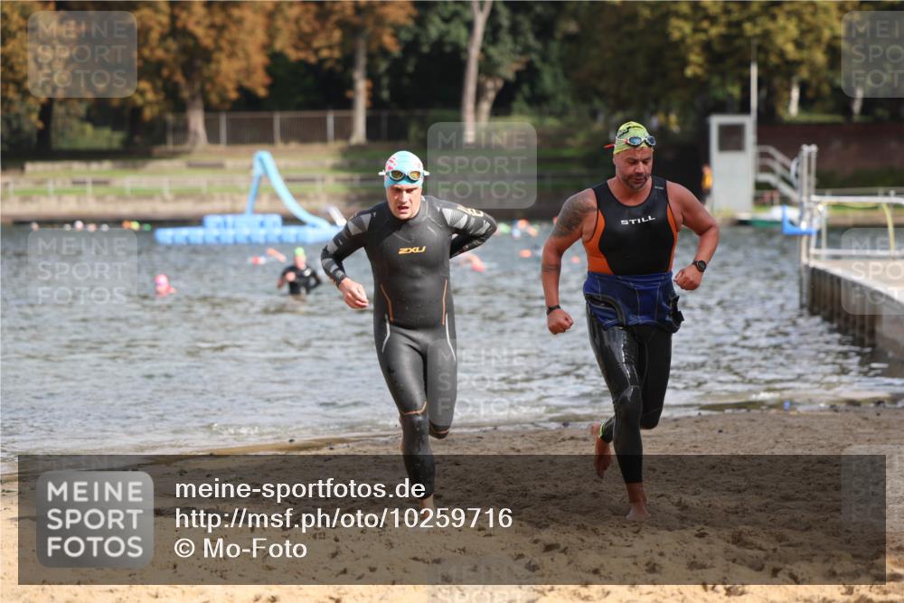 13.09.2026 - Stadtparktriathlon Mo-Foto http://msf.ph/oto/10259716 13.09.2026 11:30:06 Schwimmen 918, 919 meine-sportfotos.de