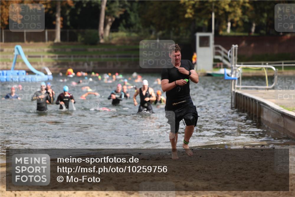 13.09.2026 - Stadtparktriathlon Mo-Foto http://msf.ph/oto/10259756 13.09.2026 11:30:27 Schwimmen 891, 897, 927 meine-sportfotos.de