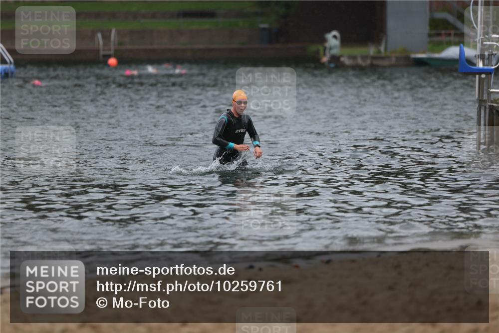 13.09.2026 - Stadtparktriathlon Mo-Foto http://msf.ph/oto/10259761 13.09.2026 12:09:38 Schwimmen 1121 meine-sportfotos.de