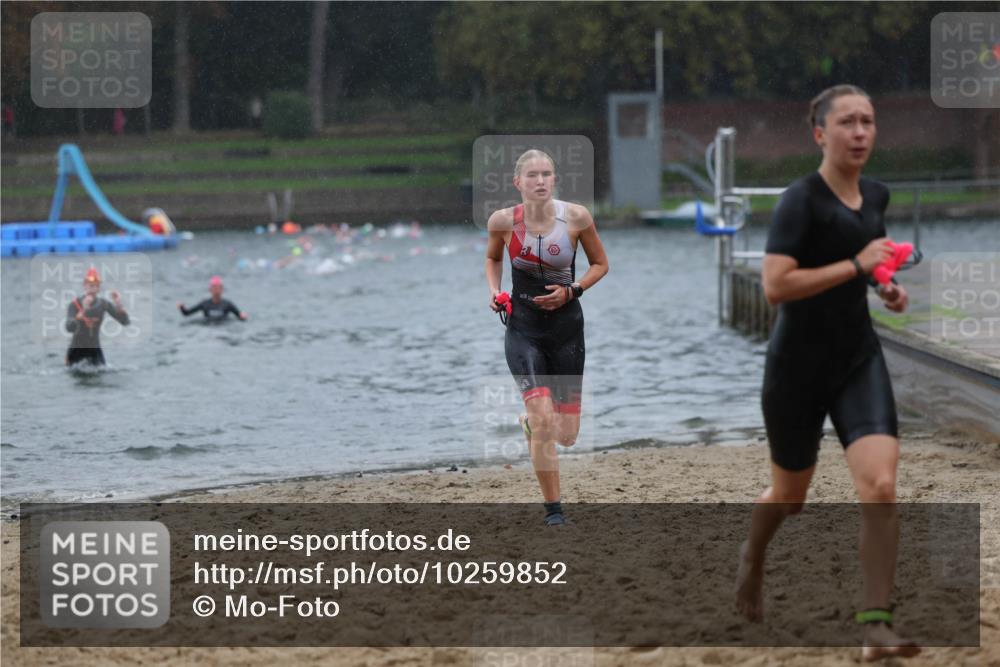 13.09.2026 - Stadtparktriathlon Mo-Foto http://msf.ph/oto/10259852 13.09.2026 12:11:01 Schwimmen 1104, 1139, 1150, 1186 meine-sportfotos.de