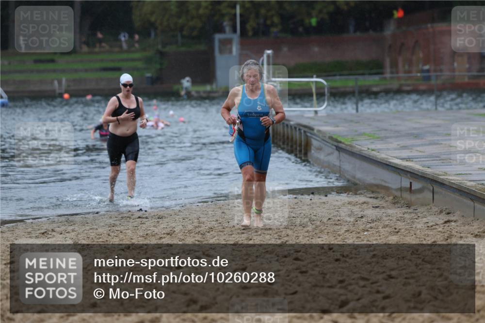 13.09.2026 - Stadtparktriathlon Mo-Foto http://msf.ph/oto/10260288 13.09.2026 12:13:56 Schwimmen 1076, 1081, 1094, 1133 meine-sportfotos.de
