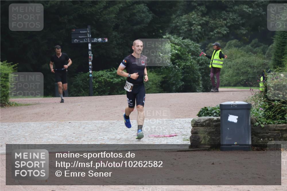 13.09.2026 - Stadtparktriathlon Emre Sener http://msf.ph/oto/10262582 13.09.2026 10:01:19 Laufen 120, 83, 117, 120, 128, 130, 153 meine-sportfotos.de