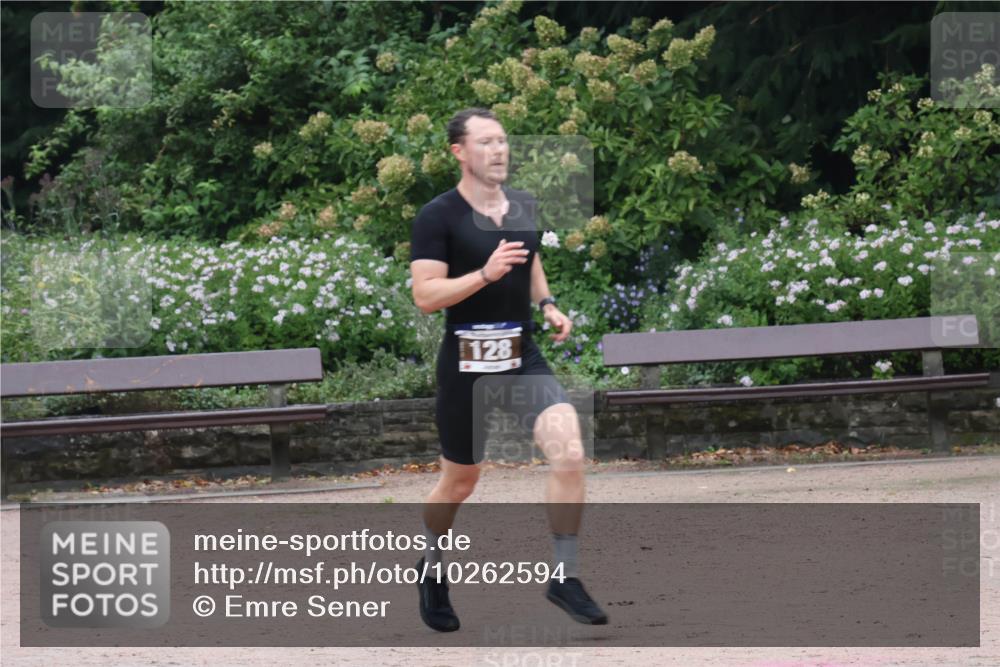 13.09.2026 - Stadtparktriathlon Emre Sener http://msf.ph/oto/10262594 13.09.2026 10:01:29 Laufen 128, 81, 83, 117, 120, 128, 130, 153 meine-sportfotos.de