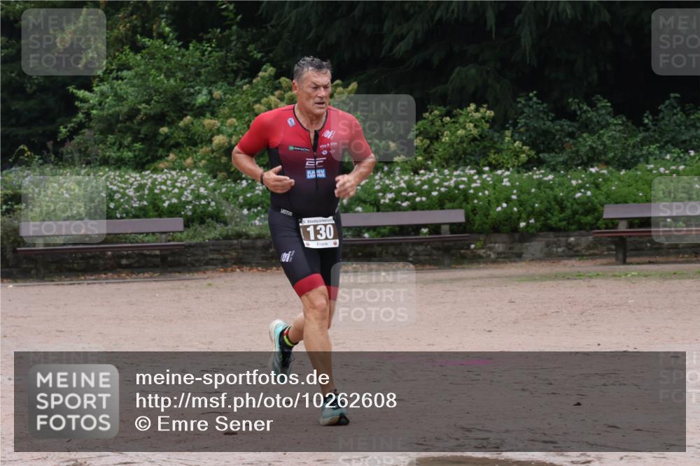 13.09.2026 - Stadtparktriathlon Emre Sener http://msf.ph/oto/10262608 13.09.2026 10:01:38 Laufen 130, 81, 83, 117, 130, 148, 153 meine-sportfotos.de