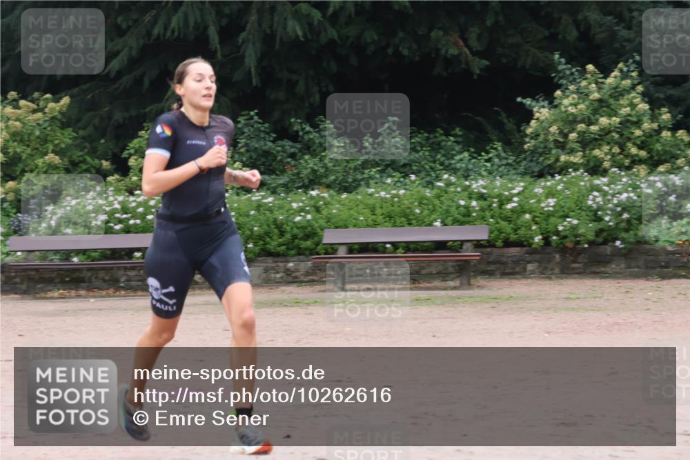 13.09.2026 - Stadtparktriathlon Emre Sener http://msf.ph/oto/10262616 13.09.2026 10:01:45 Laufen 81, 117, 130, 148, 153 meine-sportfotos.de
