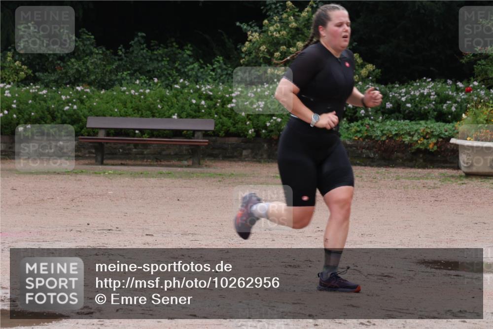 13.09.2026 - Stadtparktriathlon Emre Sener http://msf.ph/oto/10262956 13.09.2026 10:12:15 Laufen 198 meine-sportfotos.de