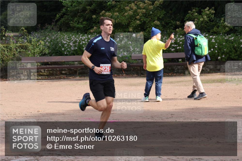 13.09.2026 - Stadtparktriathlon Emre Sener http://msf.ph/oto/10263180 13.09.2026 10:45:53 Laufen 40, 25, 226, 215, 226 meine-sportfotos.de