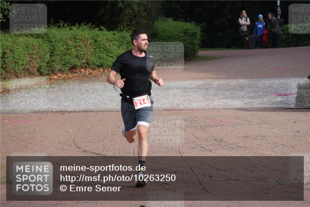 13.09.2026 - Stadtparktriathlon Emre Sener http://msf.ph/oto/10263250 13.09.2026 10:49:34 Laufen 214, 214 meine-sportfotos.de