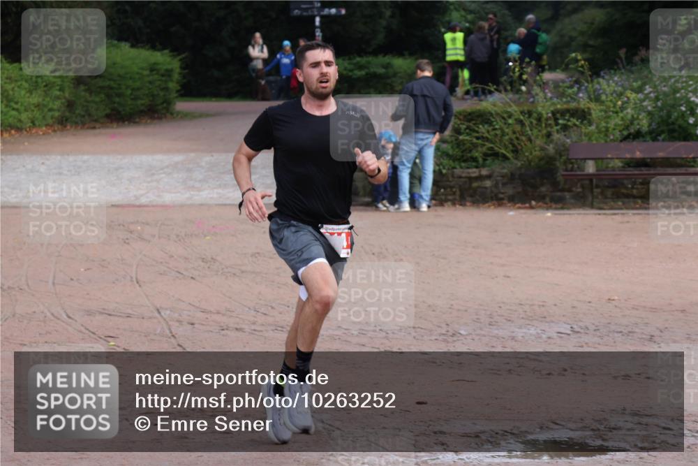 13.09.2026 - Stadtparktriathlon Emre Sener http://msf.ph/oto/10263252 13.09.2026 10:49:36 Laufen 214 meine-sportfotos.de