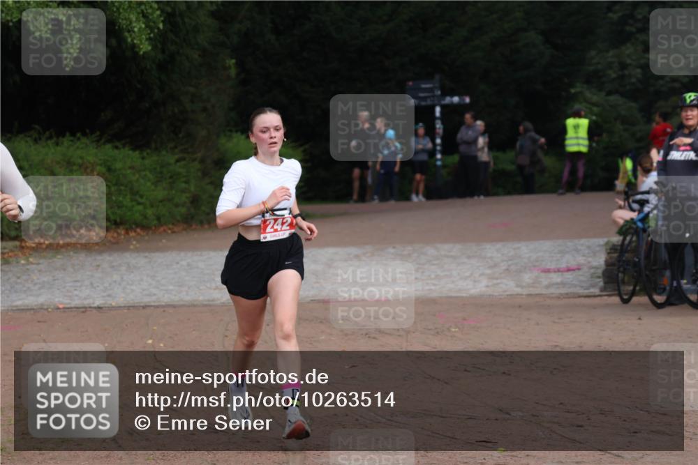 13.09.2026 - Stadtparktriathlon Emre Sener http://msf.ph/oto/10263514 13.09.2026 11:00:55 Laufen 14, 1242, 242 meine-sportfotos.de