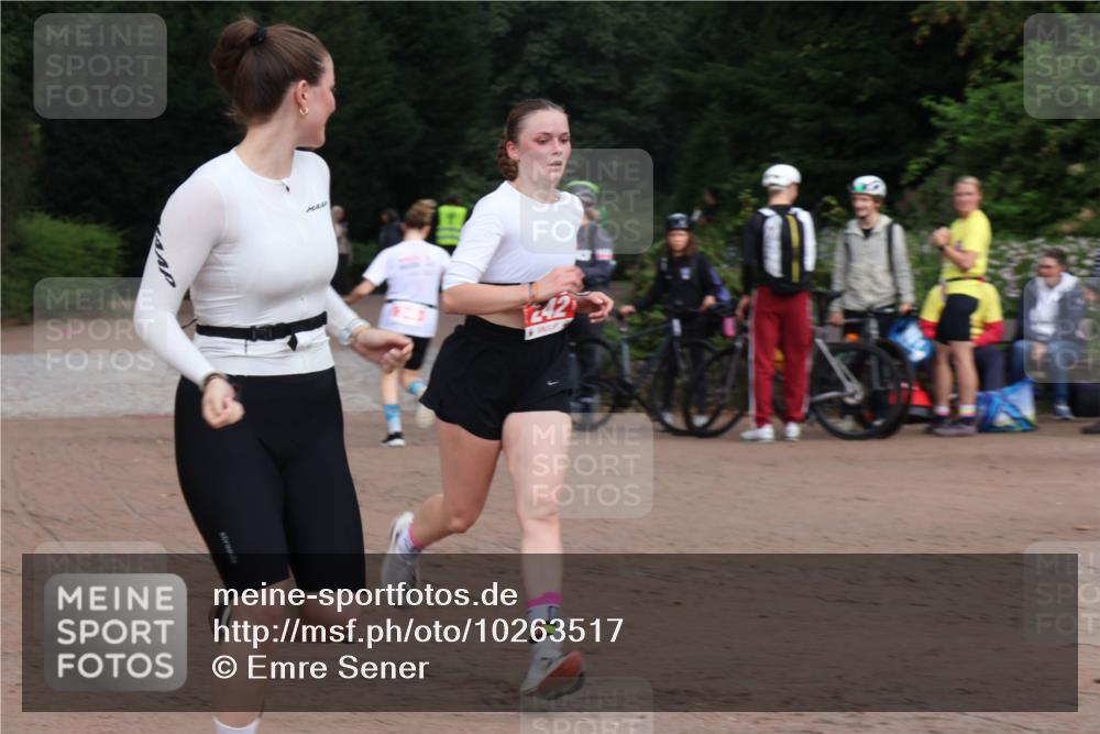 13.09.2026 - Stadtparktriathlon Emre Sener http://msf.ph/oto/10263517 13.09.2026 11:00:56 Laufen 1242, 242 meine-sportfotos.de