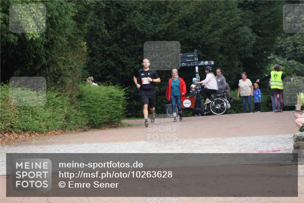 13.09.2026 - Stadtparktriathlon Emre Sener http://msf.ph/oto/10263628 13.09.2026 11:04:35 Laufen 305, 229, 305 meine-sportfotos.de