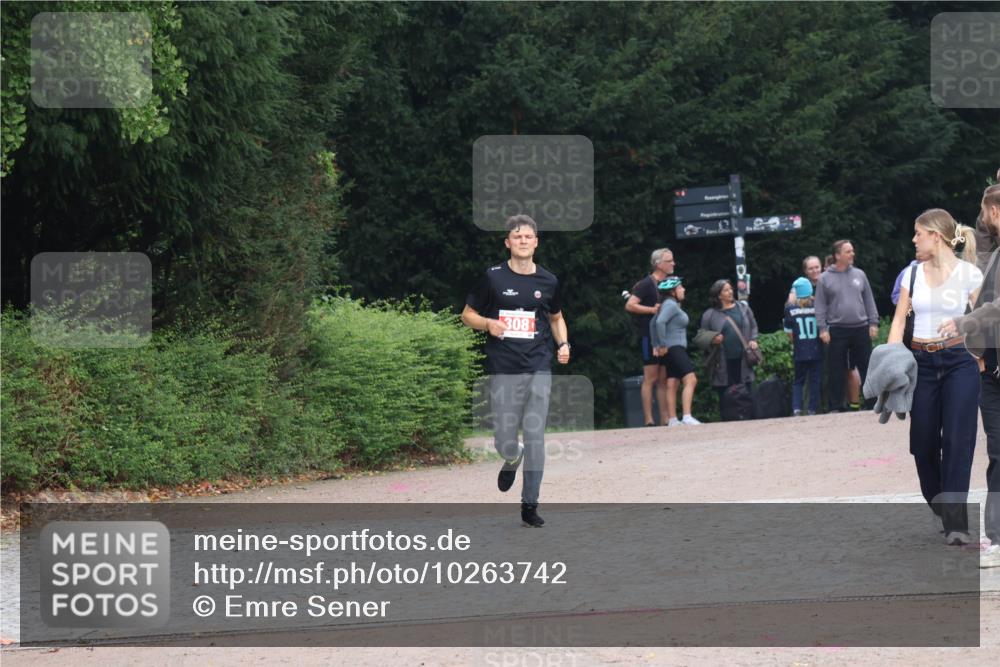 13.09.2026 - Stadtparktriathlon Emre Sener http://msf.ph/oto/10263742 13.09.2026 11:08:26 Laufen 308, 10, 265, 306, 308 meine-sportfotos.de