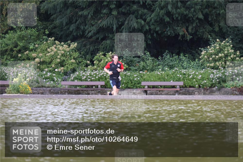13.09.2026 - Stadtparktriathlon Emre Sener http://msf.ph/oto/10264649 13.09.2026 11:44:40 Laufen 572 meine-sportfotos.de