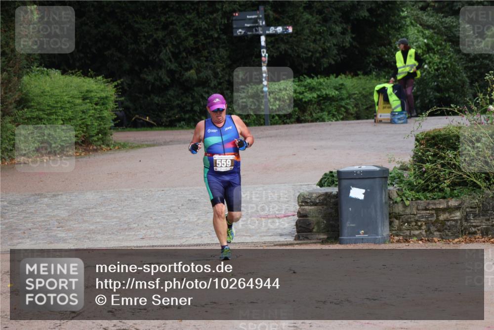 13.09.2026 - Stadtparktriathlon Emre Sener http://msf.ph/oto/10264944 13.09.2026 11:57:36 Laufen 559, 2001, 559 meine-sportfotos.de