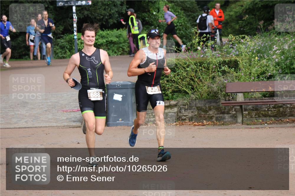 13.09.2026 - Stadtparktriathlon Emre Sener http://msf.ph/oto/10265026 13.09.2026 12:01:36 Laufen 688, 635, 621, 635, 637, 674, 688, 696 meine-sportfotos.de